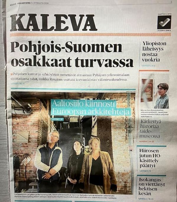 Foto av avis, med norske arkitekter på forsiden